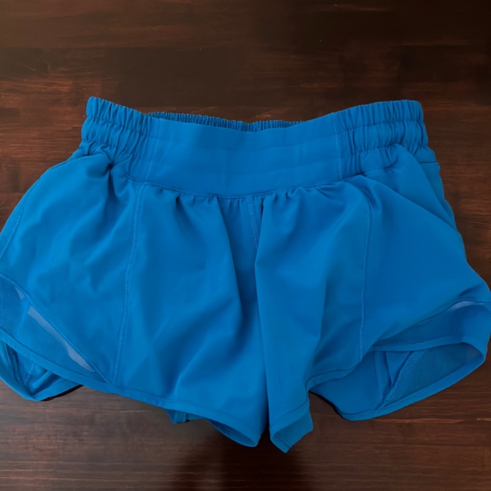 Poolside blue lululemon hotty hot shorts 2.5 inch